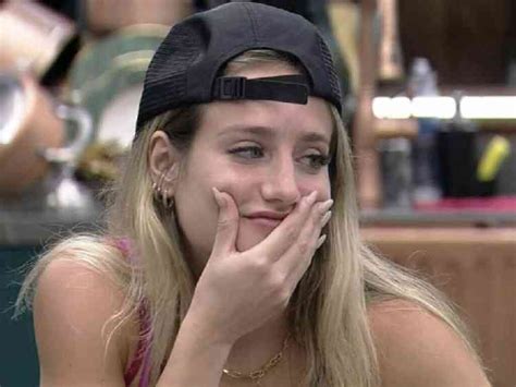 BBB23 Bruna Griphao pelada pagando peitinho duas vezes